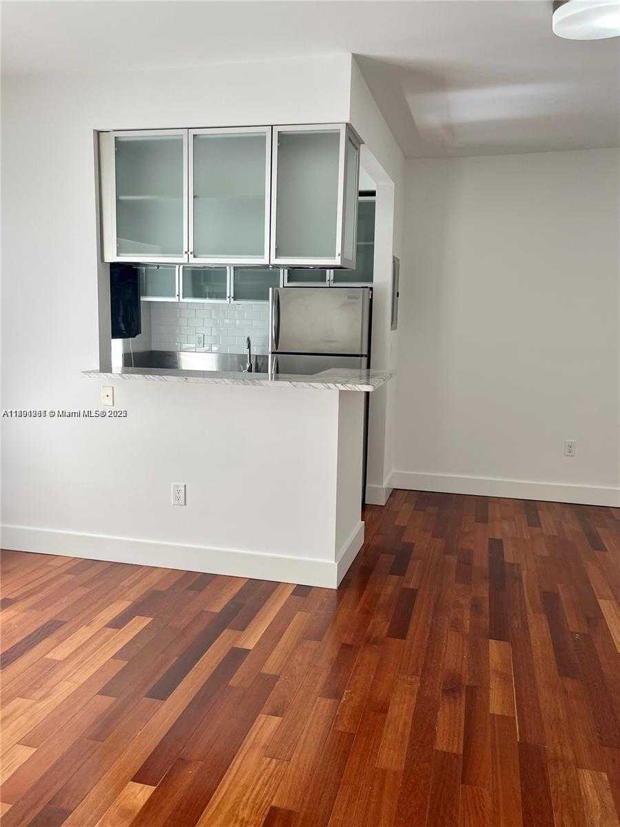 Small Image of 810 PENNSYLVANIA AVE #9, Miami Beach Number 11
