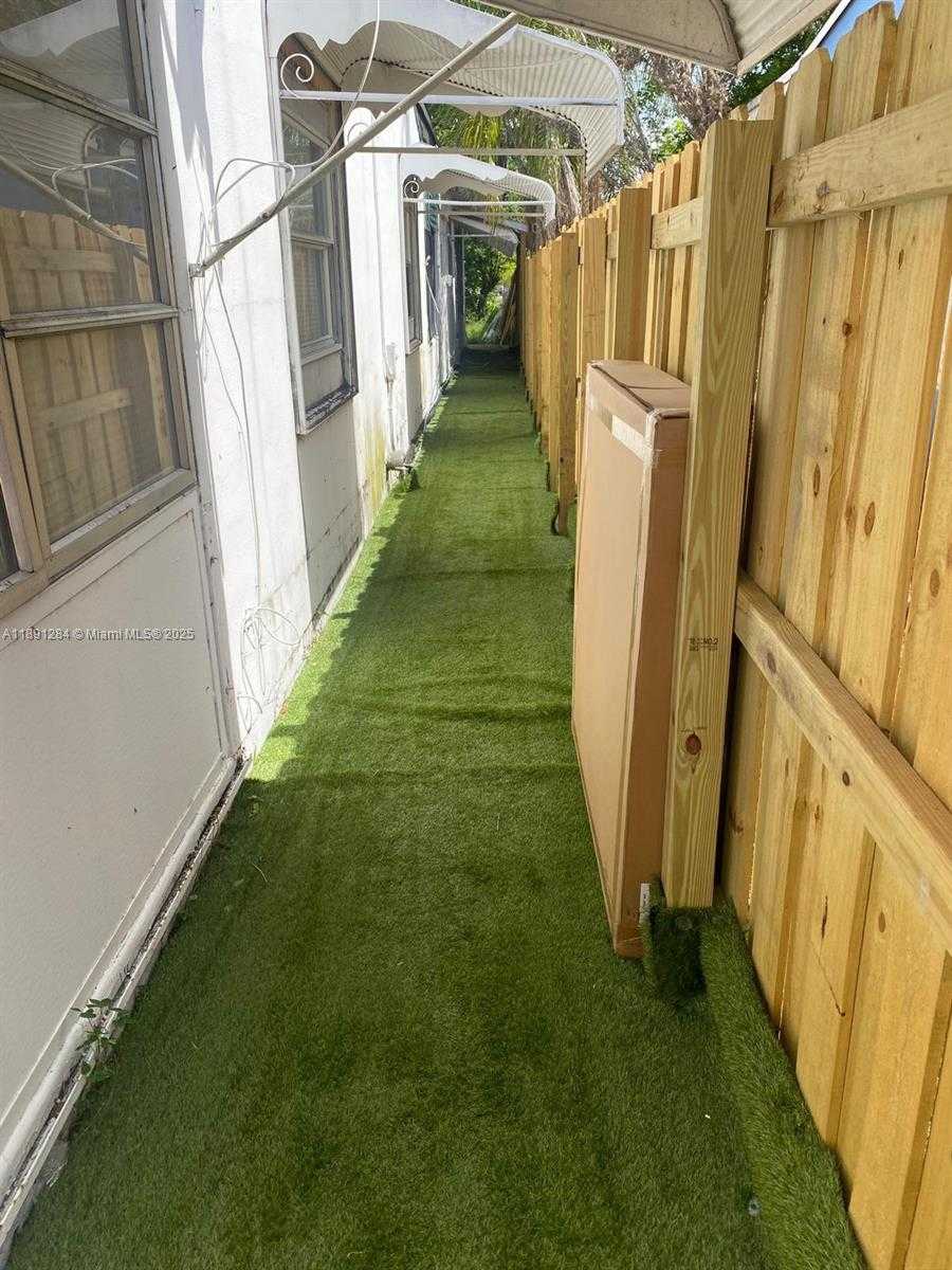 Small Image of 2631 FILLMORE ST #2, Hollywood Number 12