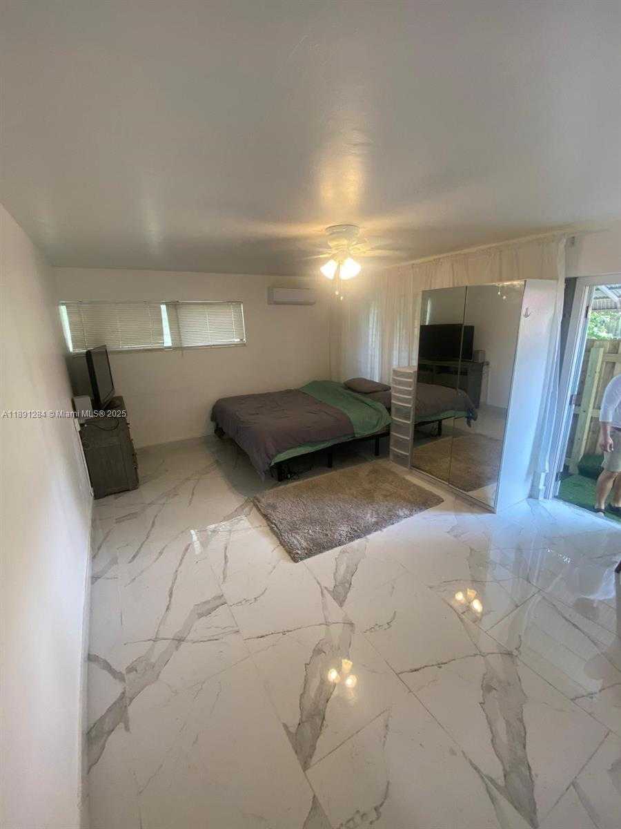 Small Image of 2631 FILLMORE ST #2, Hollywood Number 8