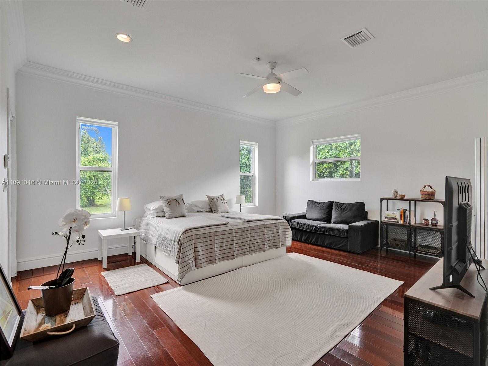 Small Image of 13555 SOUTH WEST 74TH AVE #13555, Pinecrest Number 12