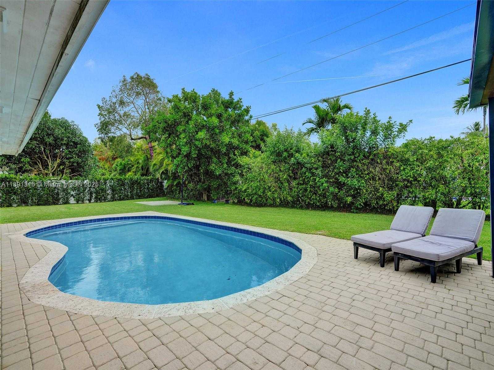 Small Image of 13555 SOUTH WEST 74TH AVE #13555, Pinecrest Number 25