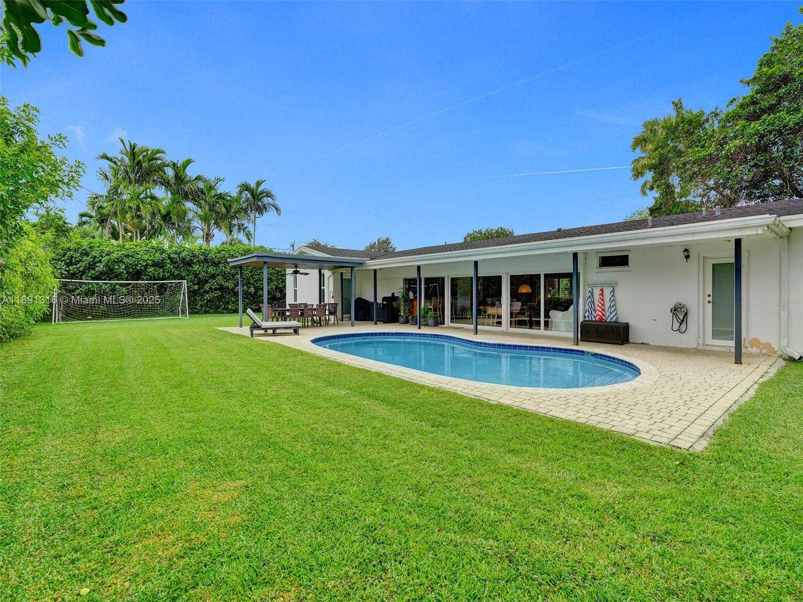 Small Image of 13555 SOUTH WEST 74TH AVE #13555, Pinecrest Number 26