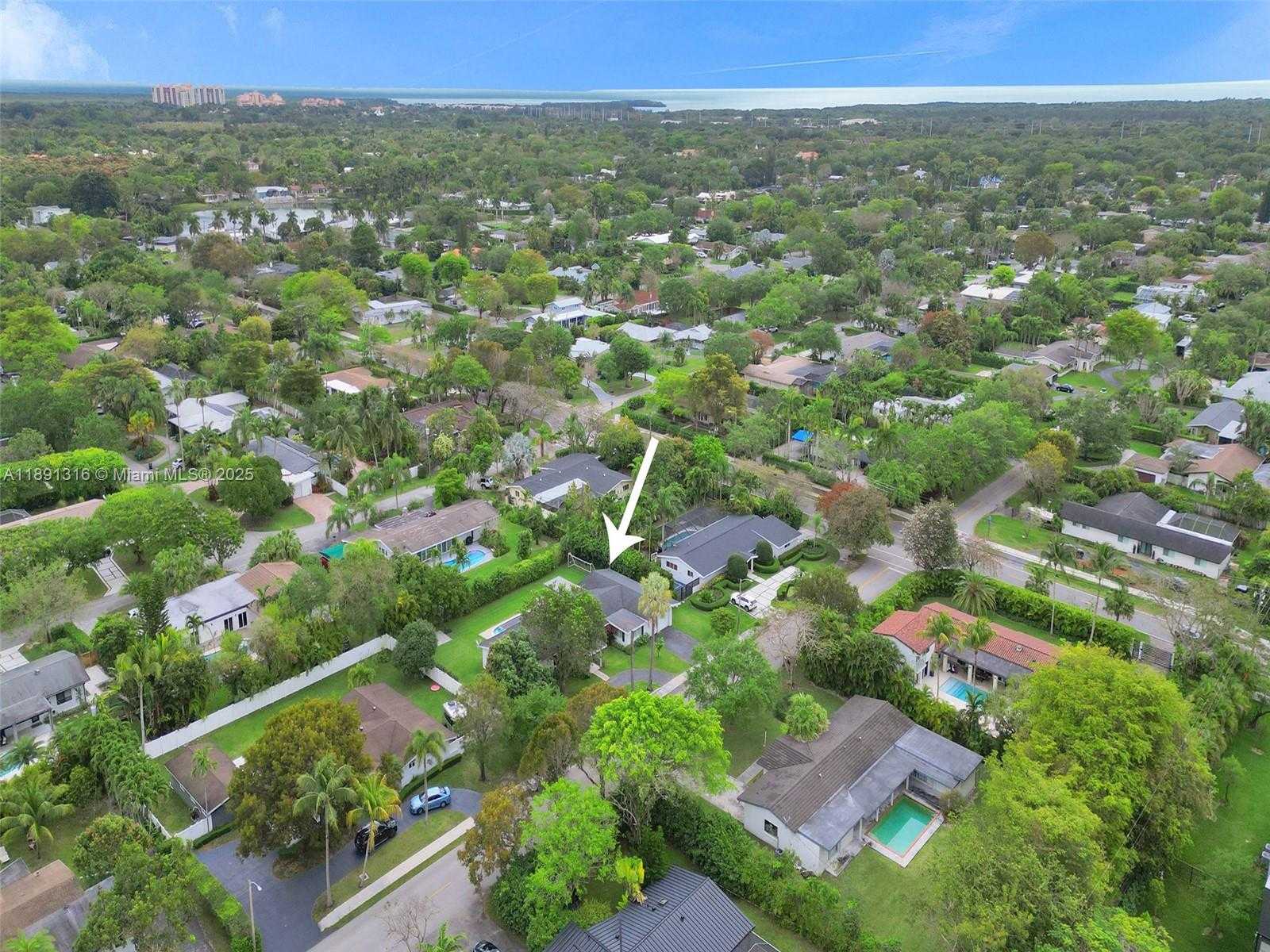 Small Image of 13555 SOUTH WEST 74TH AVE #13555, Pinecrest Number 28