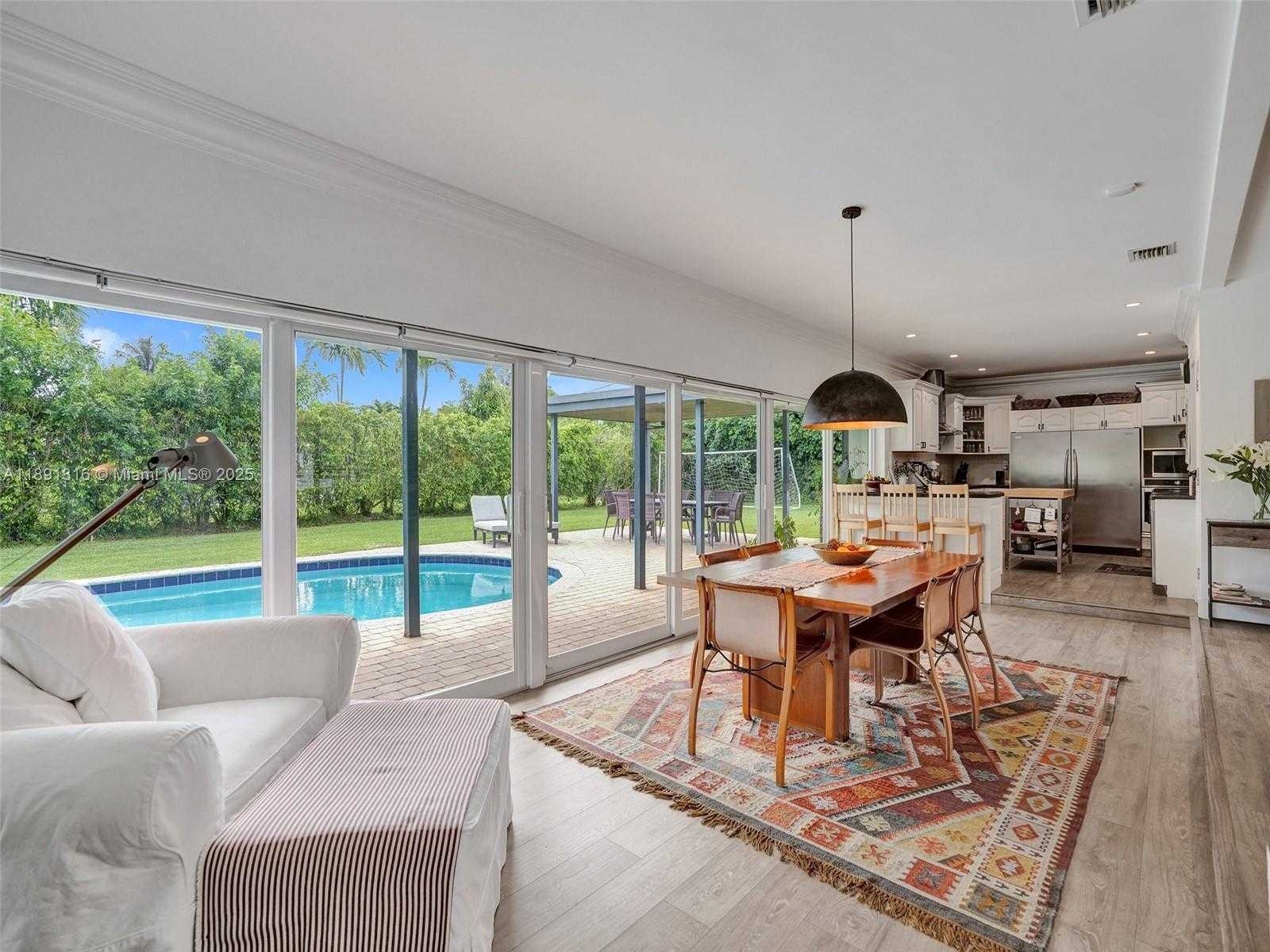 Small Image of 13555 SOUTH WEST 74TH AVE #13555, Pinecrest Number 5