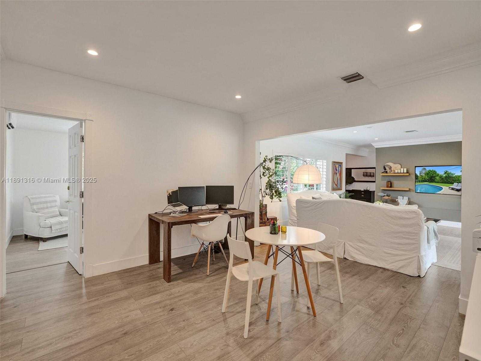 Small Image of 13555 SOUTH WEST 74TH AVE #13555, Pinecrest Number 8