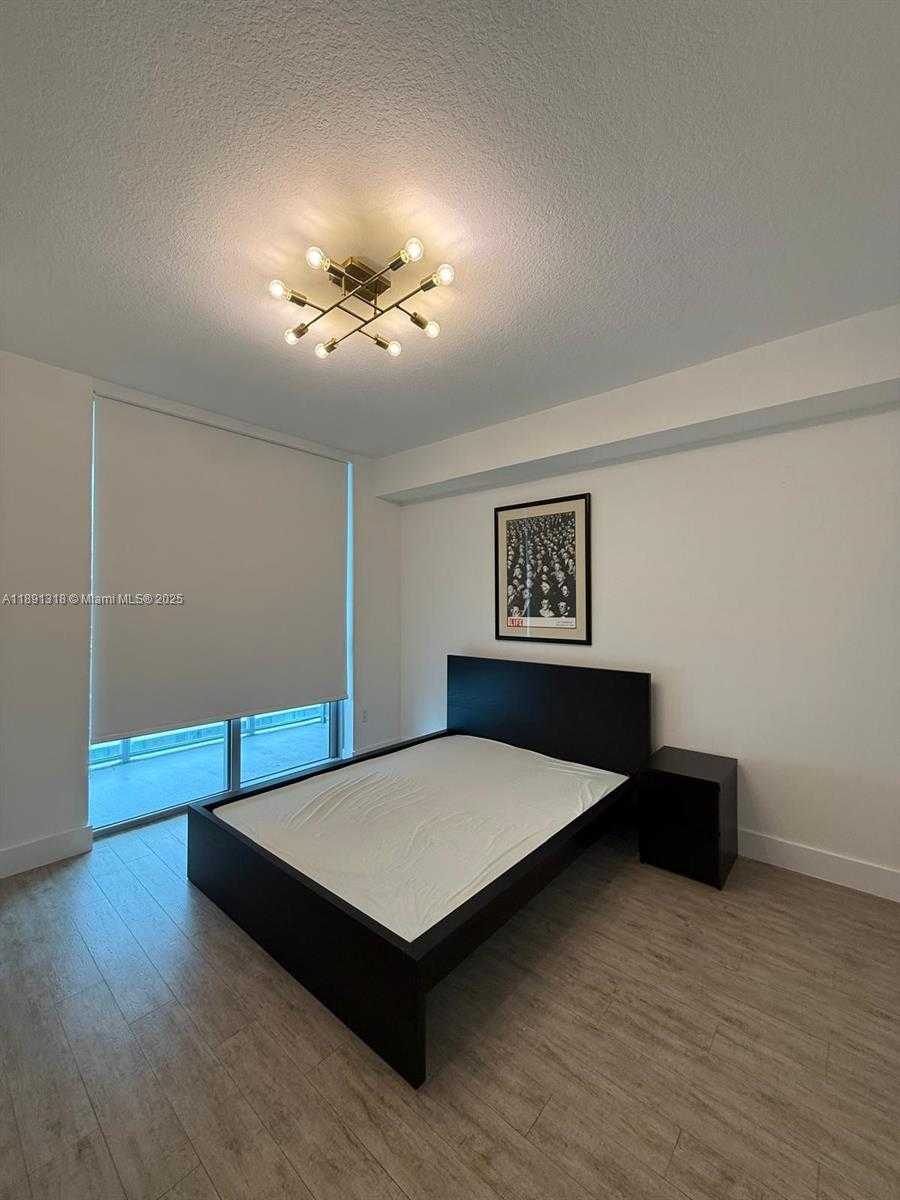 Small Image of 1111 SOUTH WEST 1ST AVE #UPH4017-, Miami Number 10