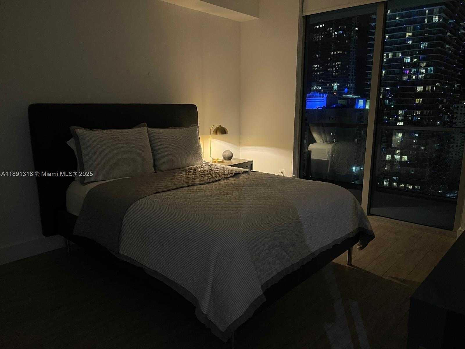 Small Image of 1111 SOUTH WEST 1ST AVE #UPH4017-, Miami Number 12