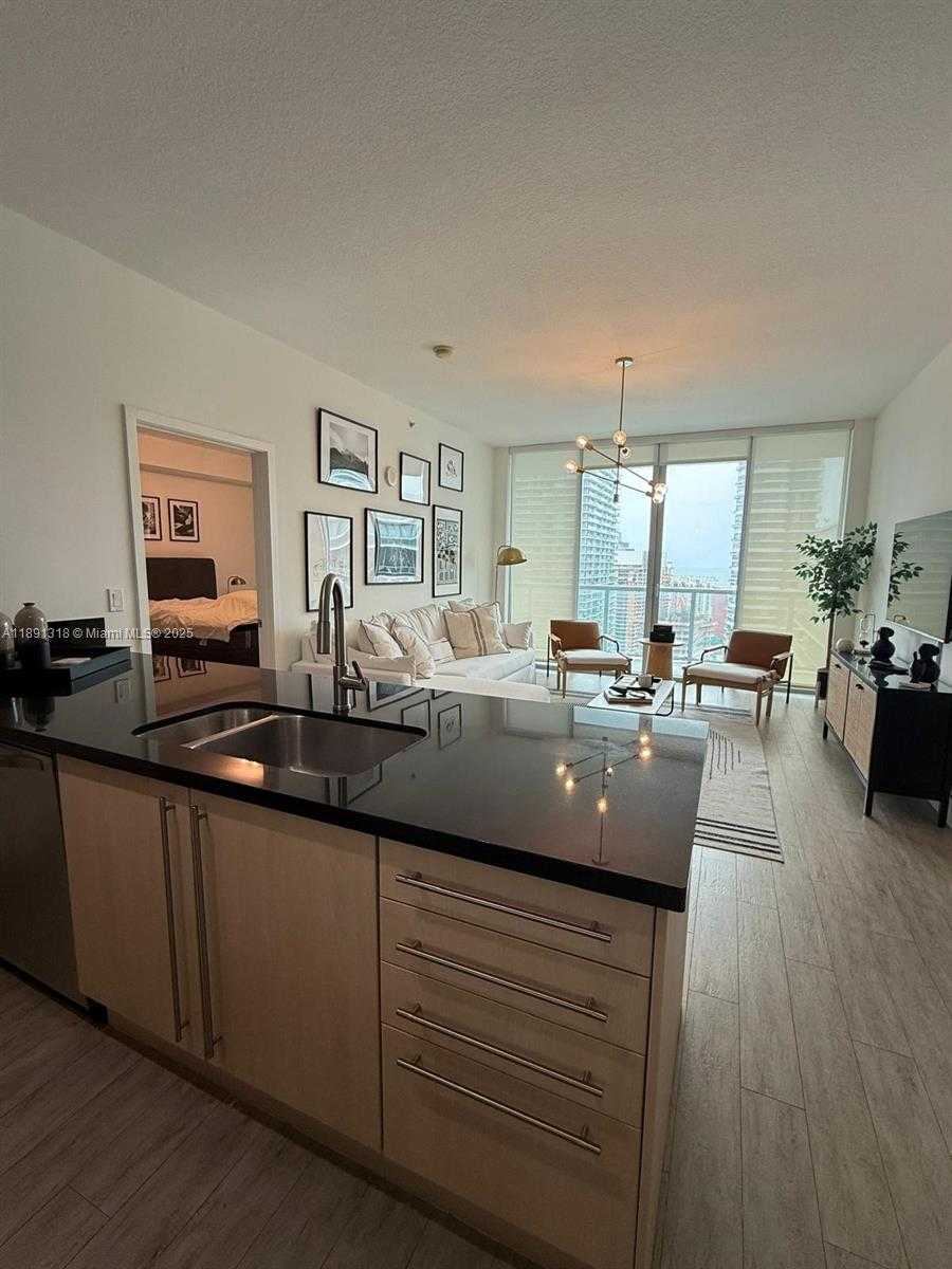Small Image of 1111 SOUTH WEST 1ST AVE #UPH4017-, Miami Number 2
