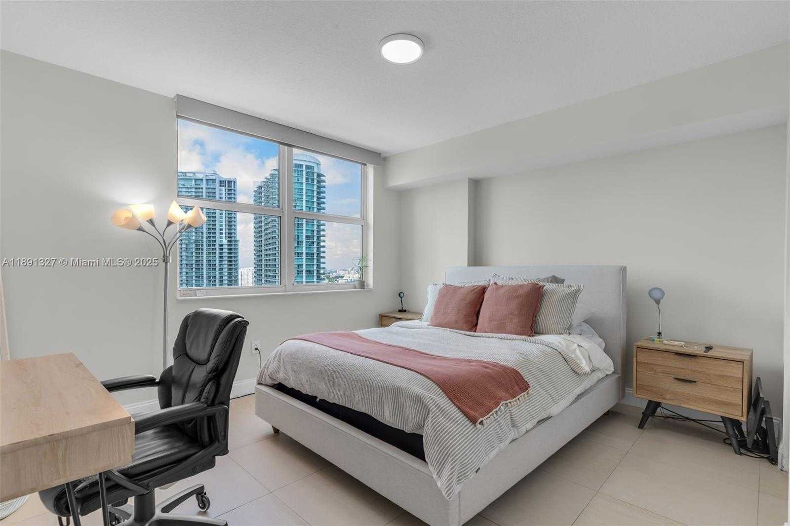 Small Image of 31 SOUTH EAST 5TH ST #2607, Miami Number 12