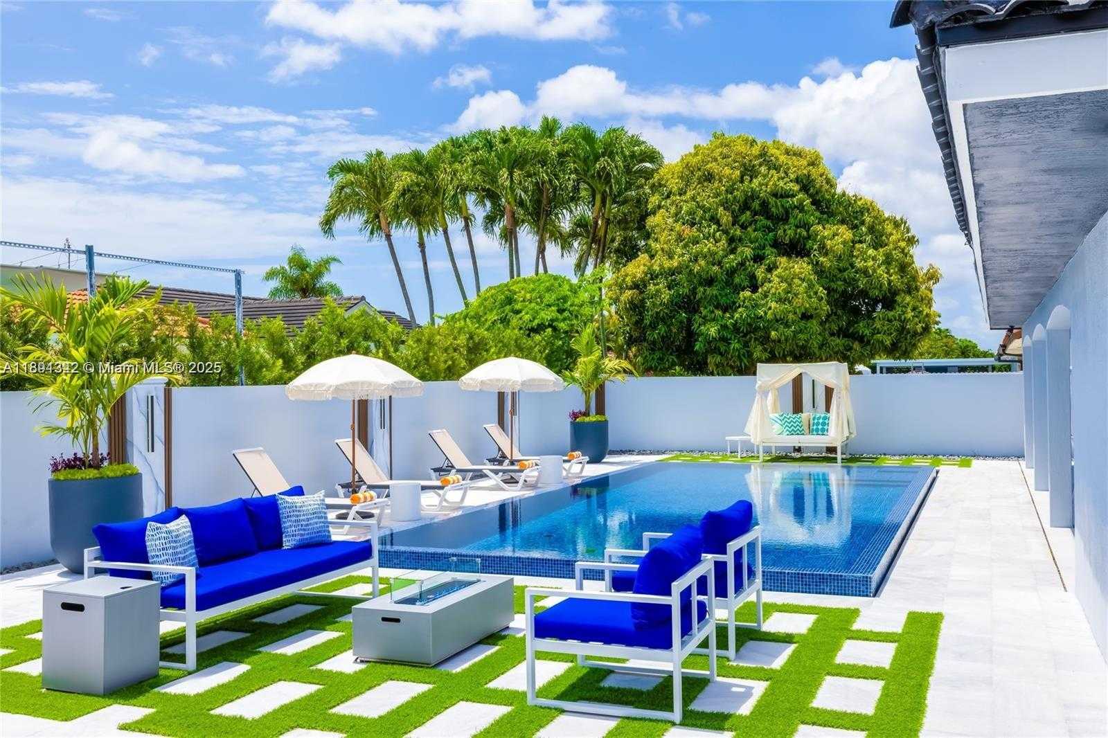 Small Image of 3221 SOUTH WEST 140TH AVE, Miami Number 3