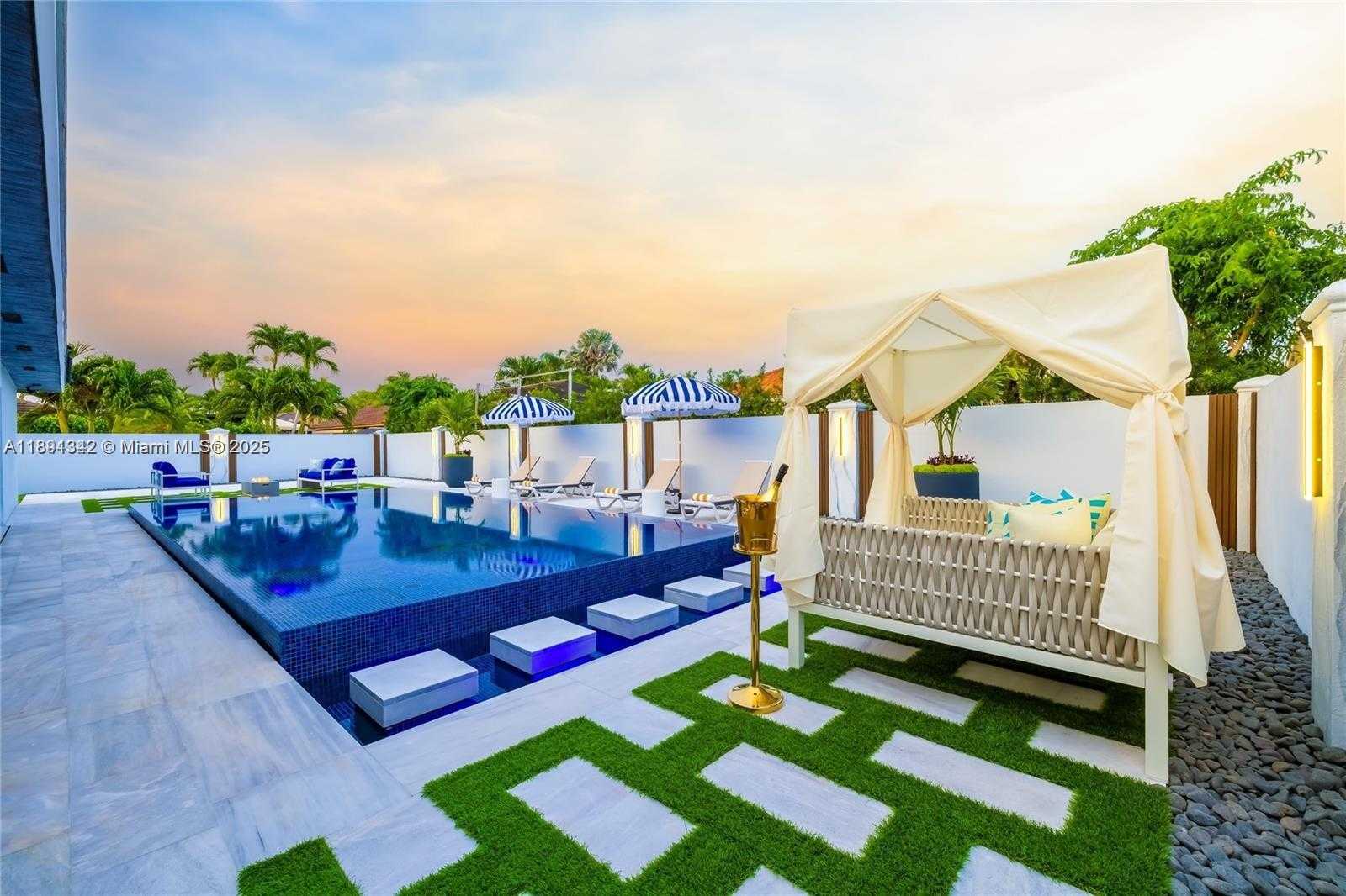 Small Image of 3221 SOUTH WEST 140TH AVE, Miami Number 4