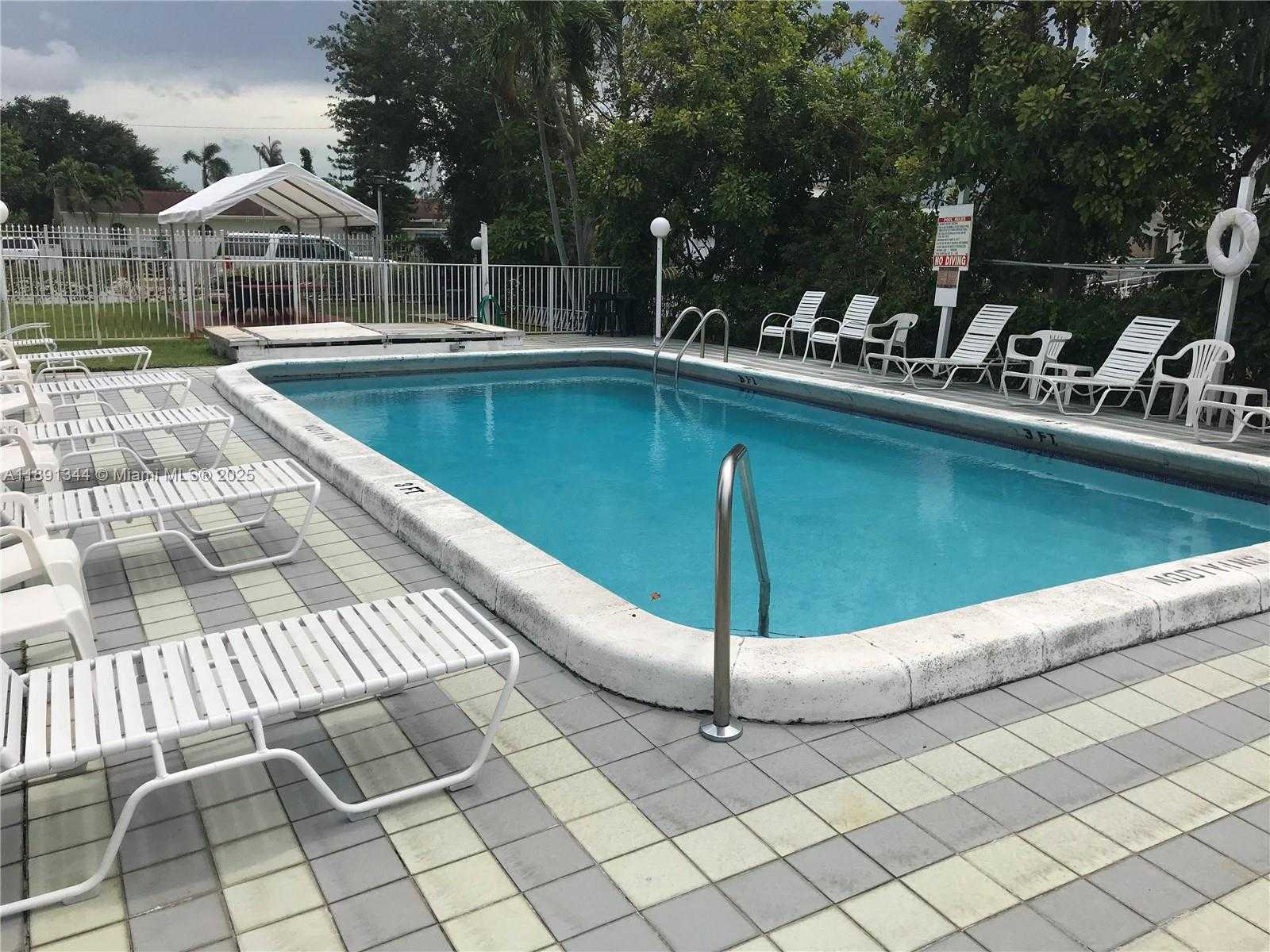 Small Image of 2832 FILLMORE ST #22, Hollywood Number 10