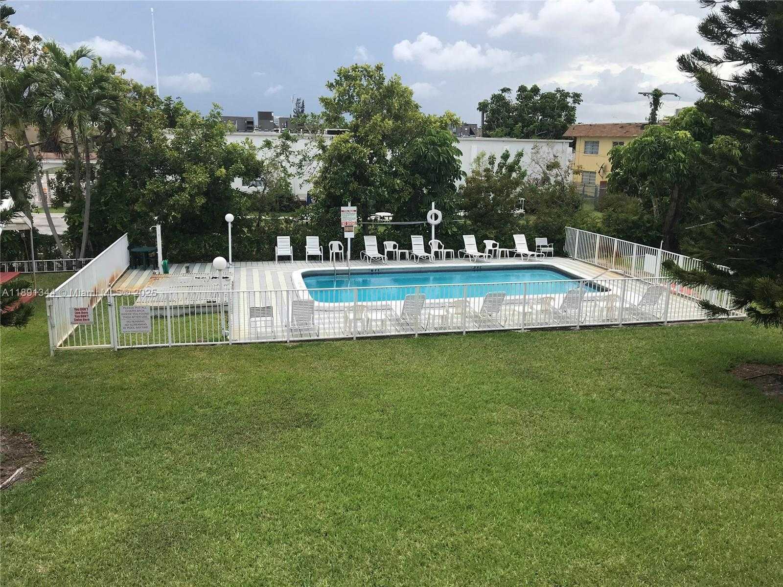 Small Image of 2832 FILLMORE ST #22, Hollywood Number 13