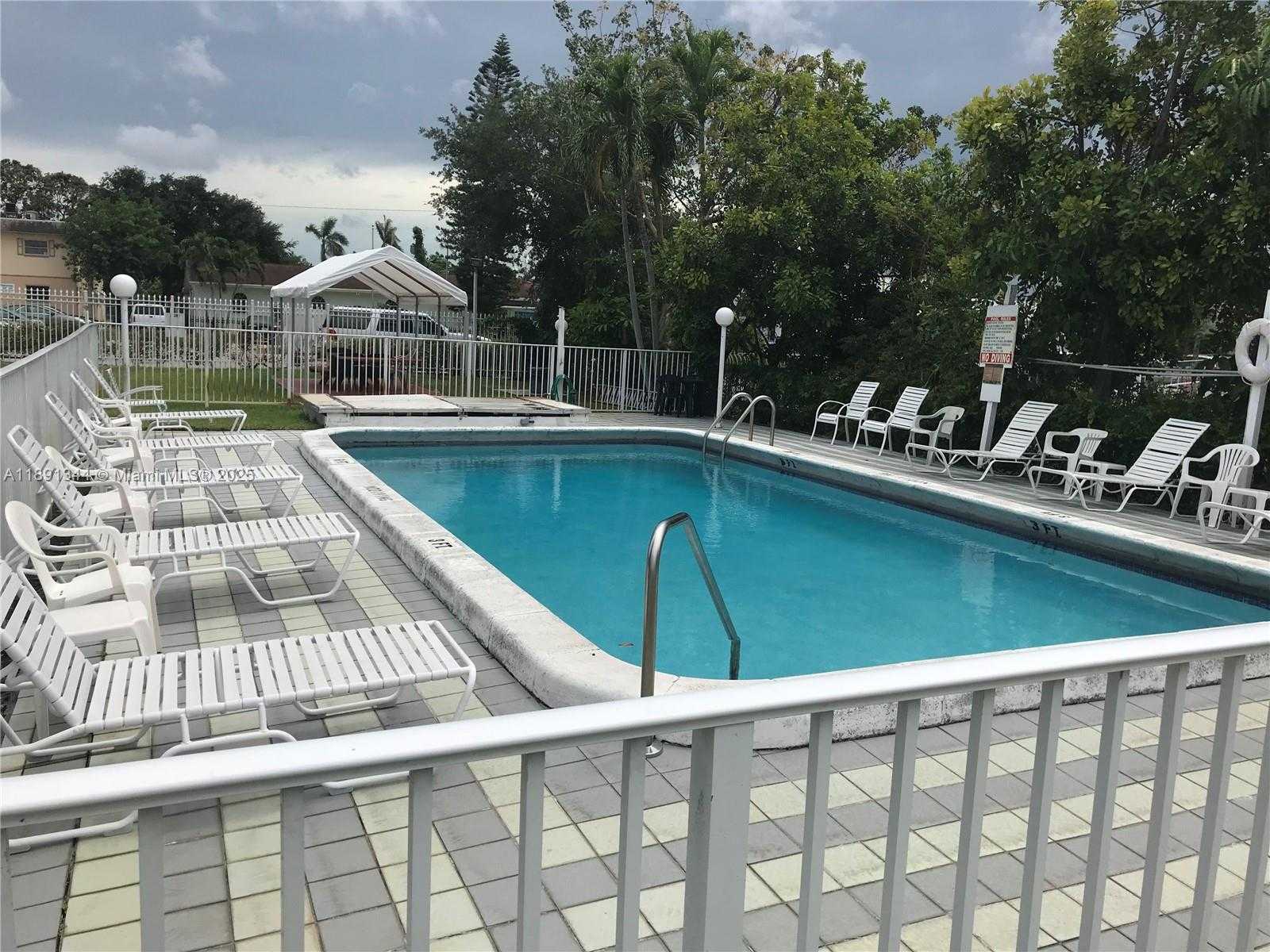 Small Image of 2832 FILLMORE ST #22, Hollywood Number 14