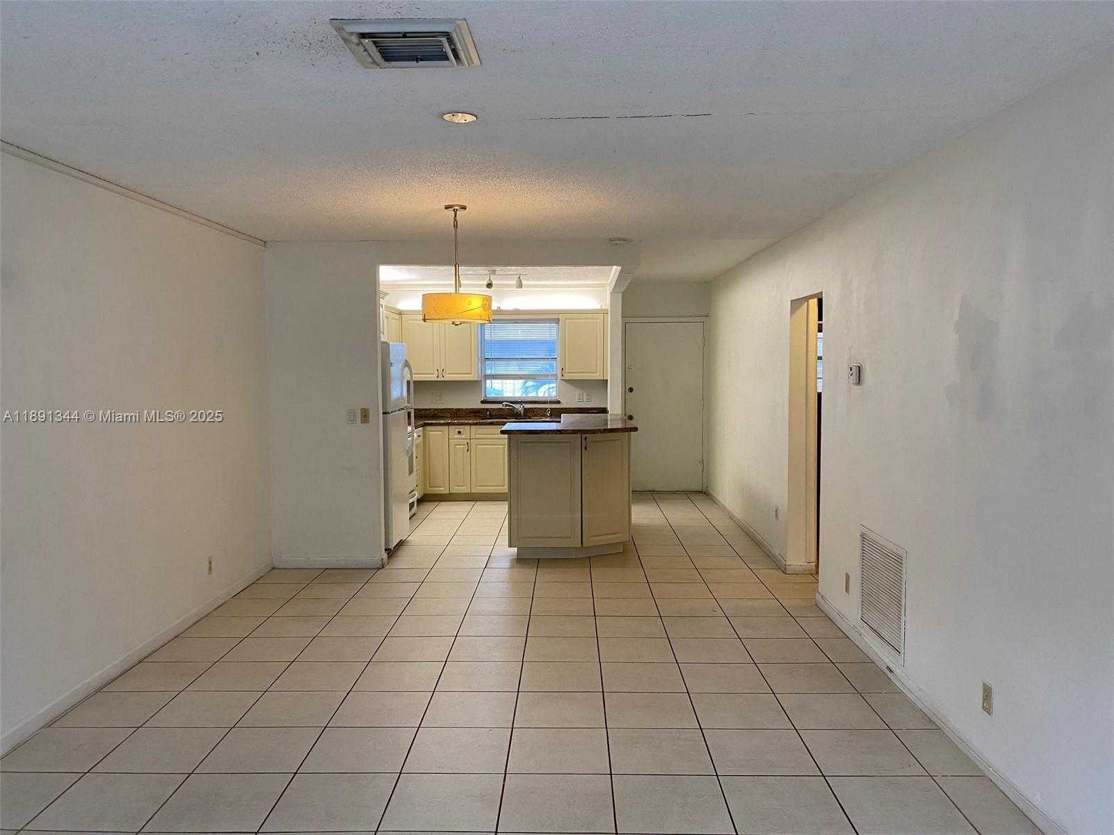 Small Image of 2832 FILLMORE ST #22, Hollywood Number 5