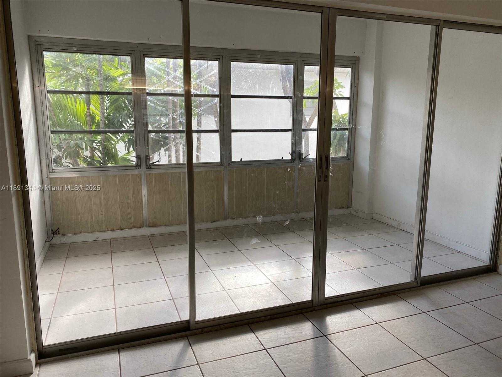 Small Image of 2832 FILLMORE ST #22, Hollywood Number 8