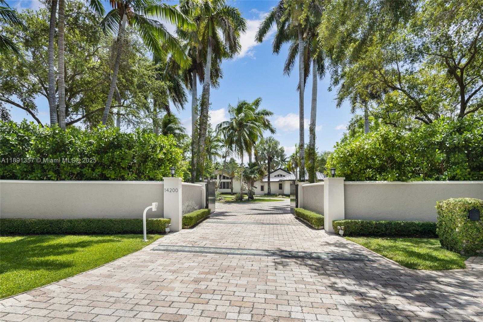 Small Image of 14200 FARMER RD, Palmetto Bay Number 2