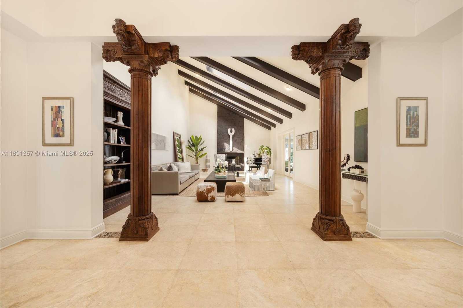 Small Image of 14200 FARMER RD, Palmetto Bay Number 4