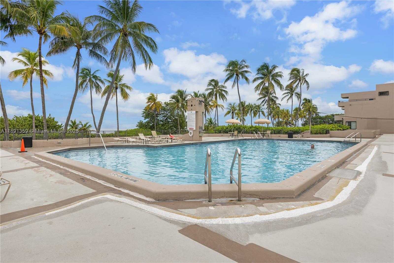 Small Image of 101 CRANDON BLVD #379, Key Biscayne Number 28