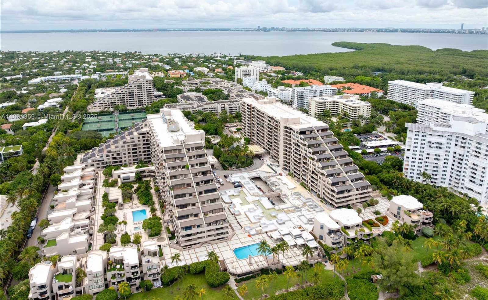 Small Image of 101 CRANDON BLVD #379, Key Biscayne Number 39