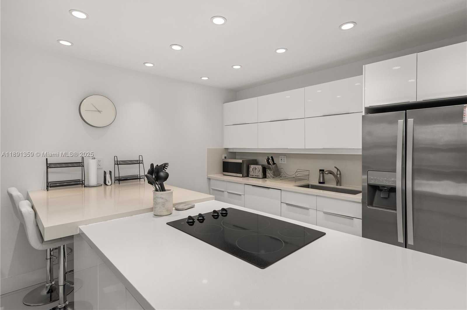 Small Image of 101 CRANDON BLVD #379, Key Biscayne Number 4