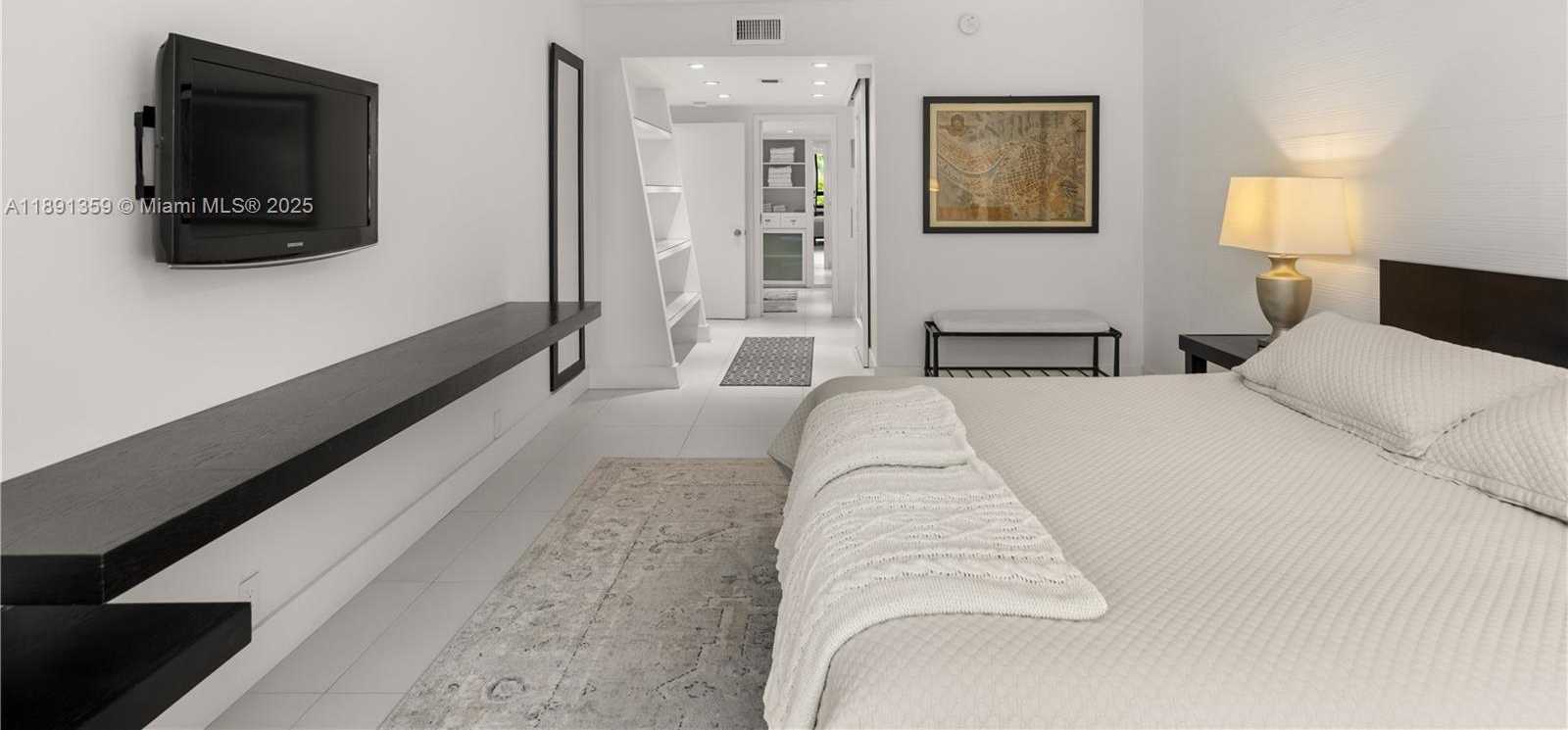 Small Image of 101 CRANDON BLVD #379, Key Biscayne Number 7