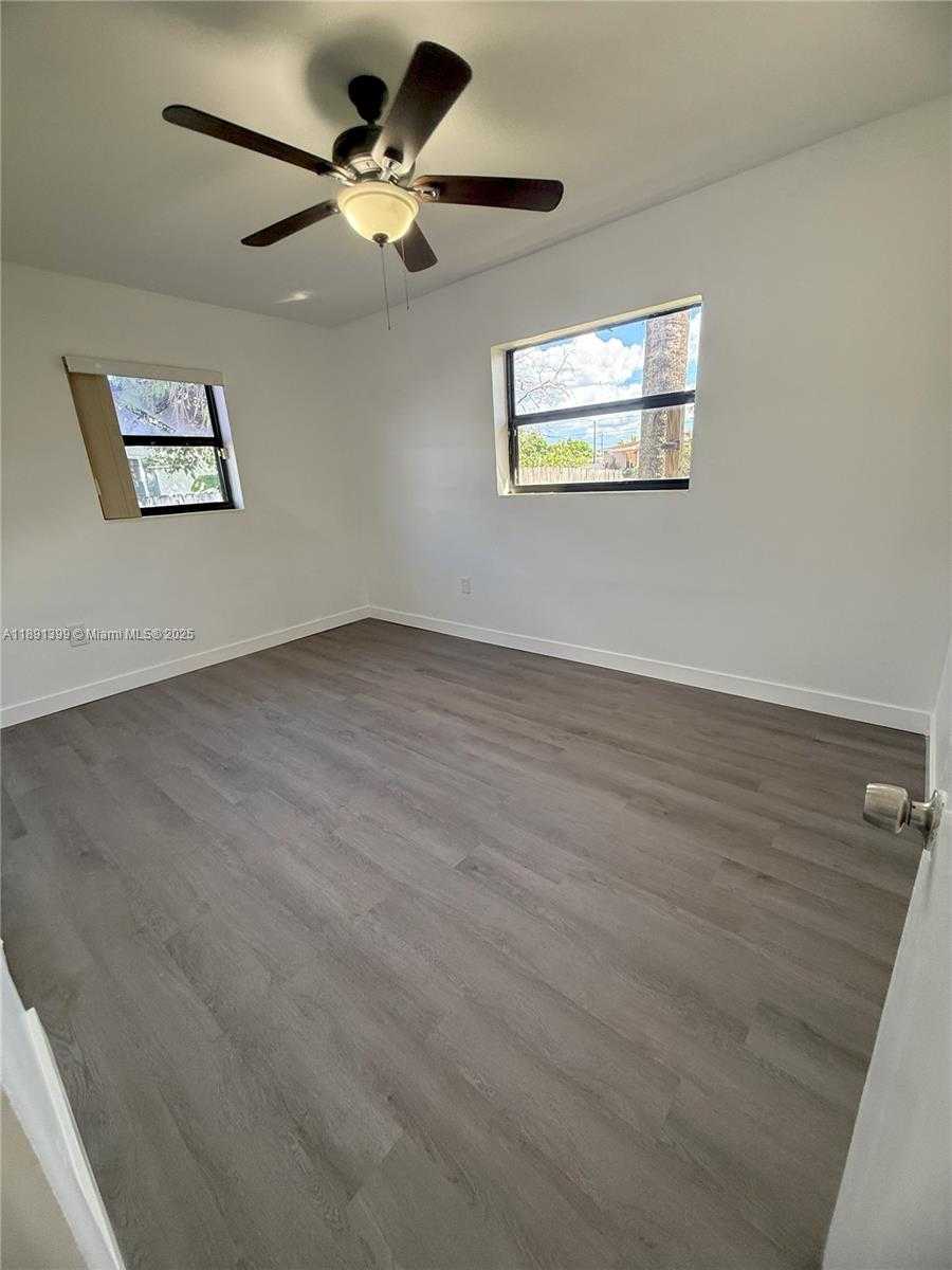 Small Image of 11821 SOUTH WEST 185TH TER, Miami Number 11