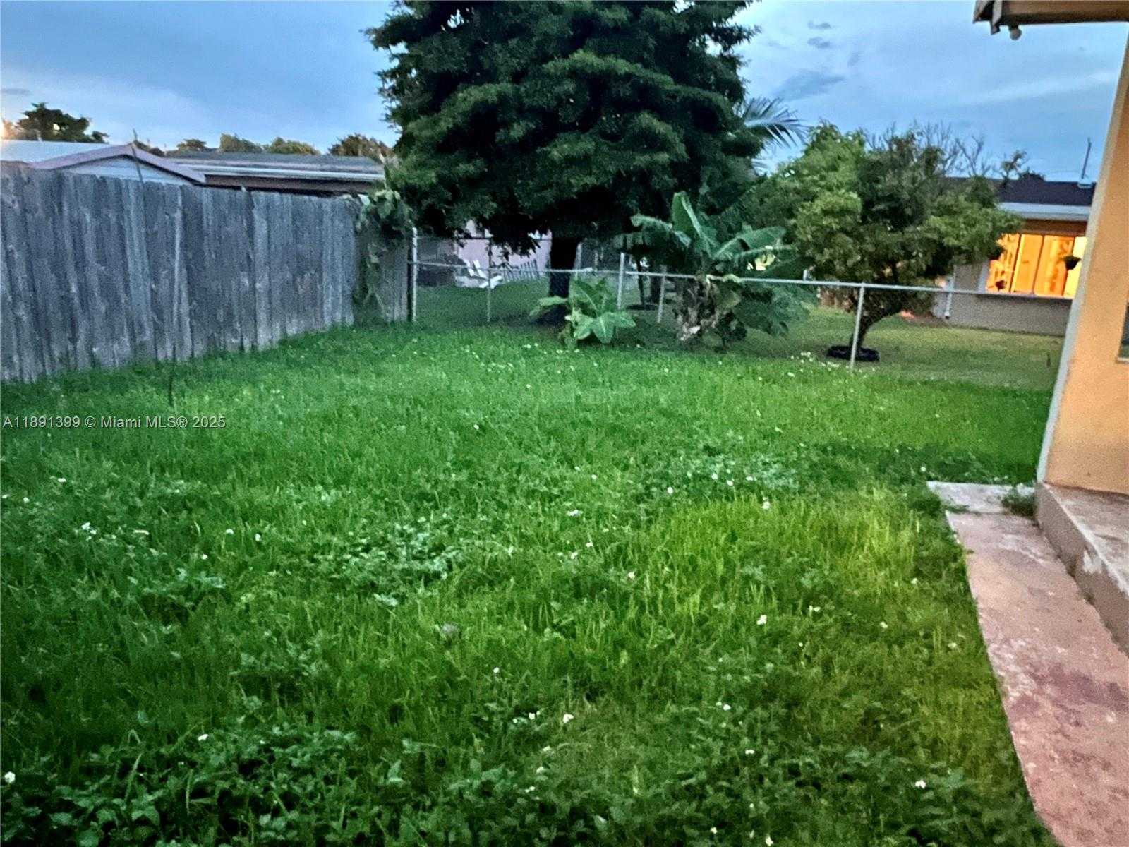 Small Image of 11821 SOUTH WEST 185TH TER, Miami Number 15