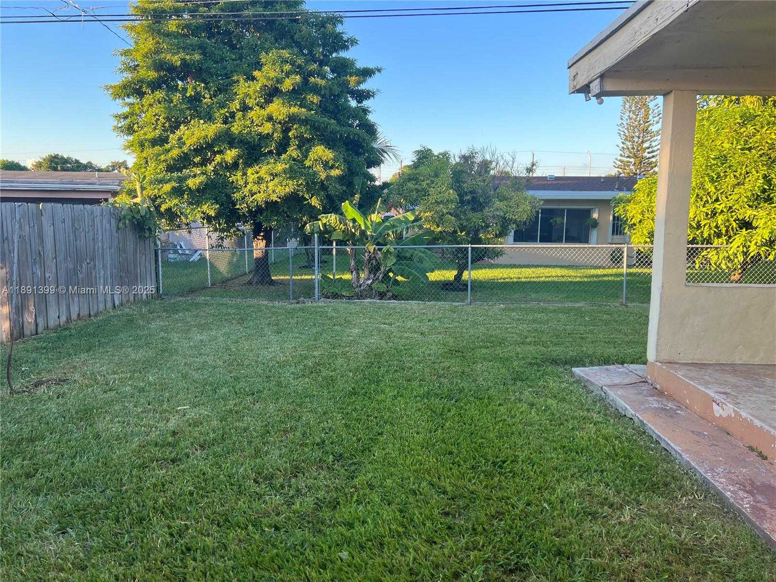 Small Image of 11821 SOUTH WEST 185TH TER, Miami Number 16