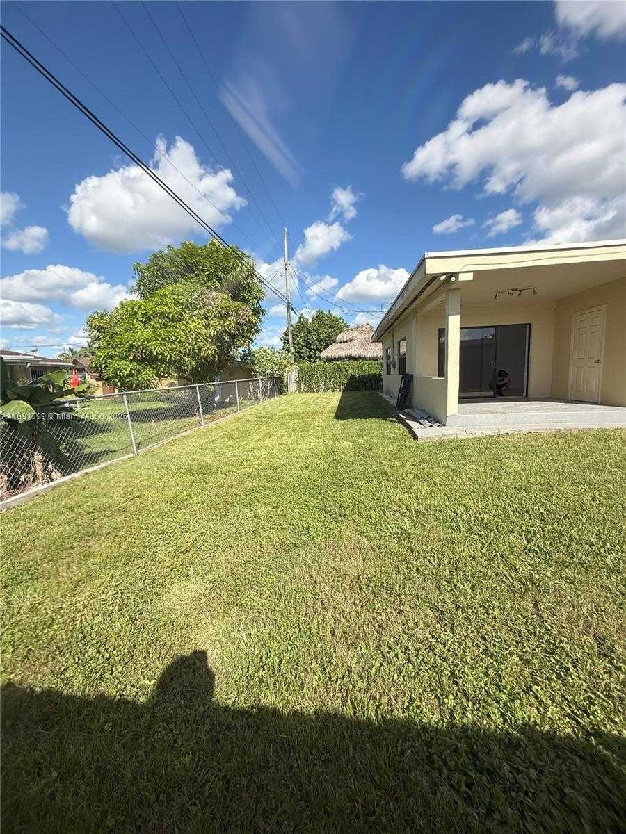 Small Image of 11821 SOUTH WEST 185TH TER, Miami Number 17