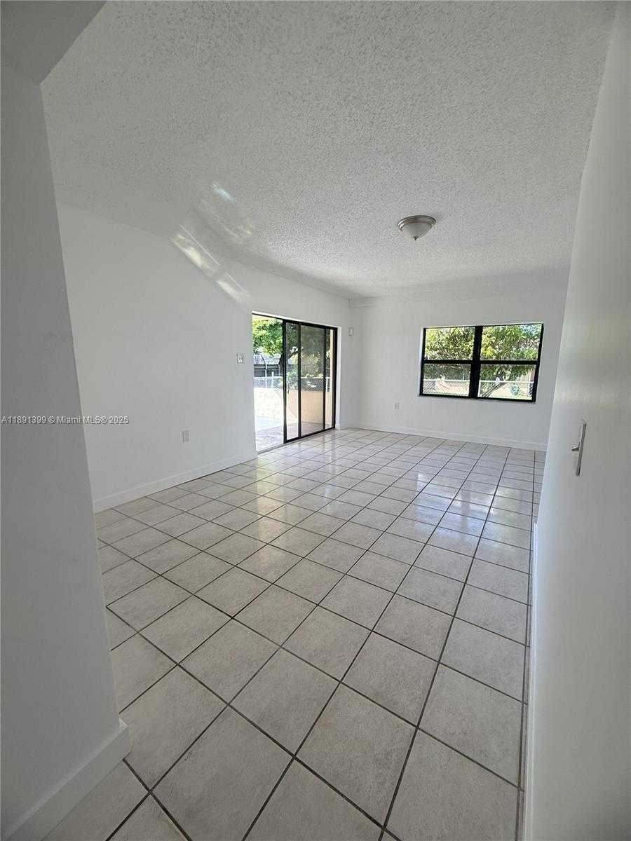 Small Image of 11821 SOUTH WEST 185TH TER, Miami Number 6