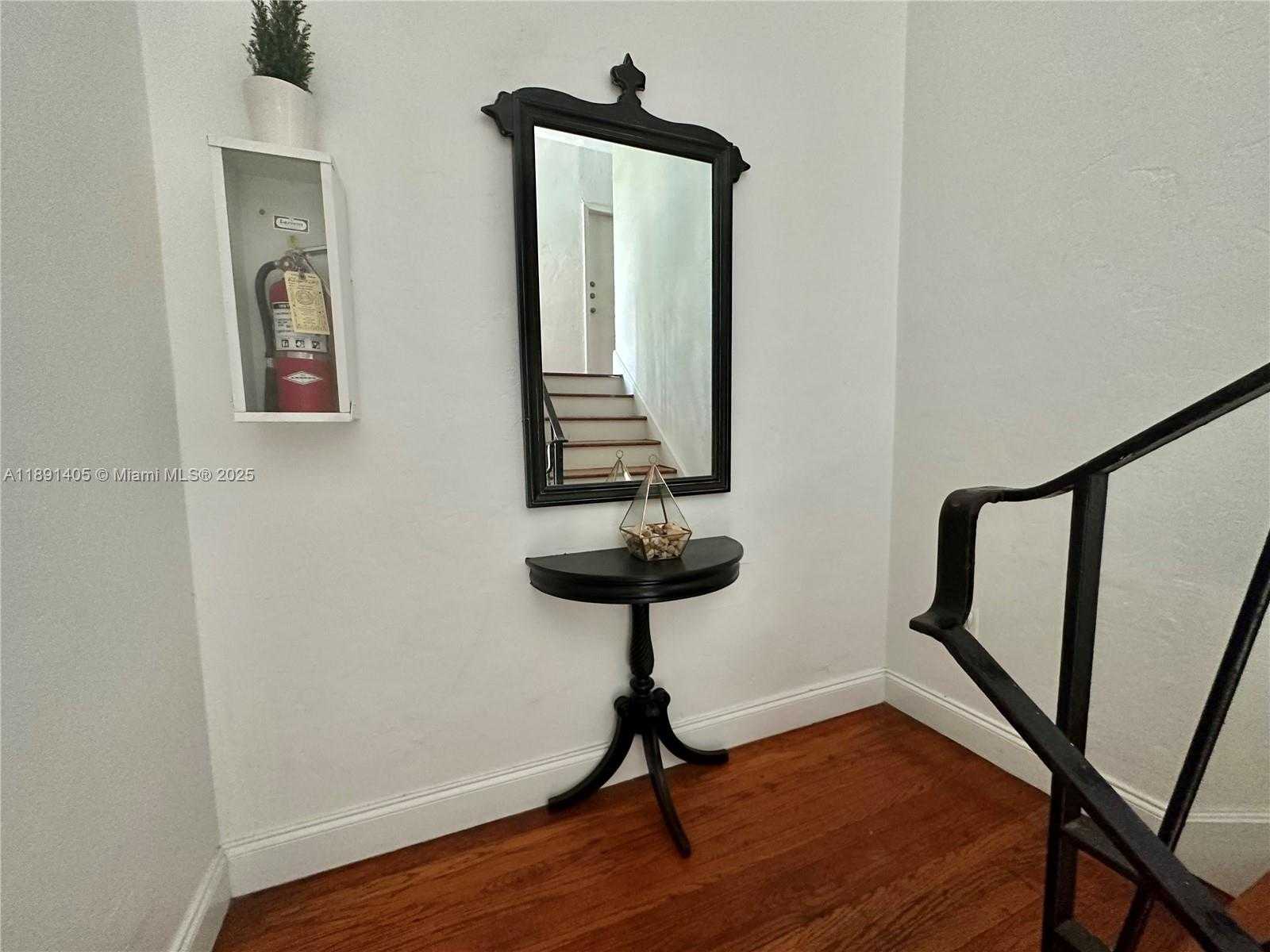 Small Image of 1005 MERIDIAN AVE #7, Miami Beach Number 14