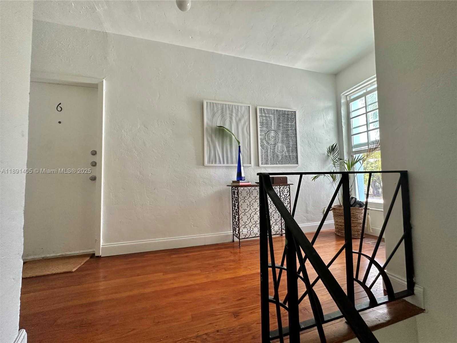 Small Image of 1005 MERIDIAN AVE #7, Miami Beach Number 15
