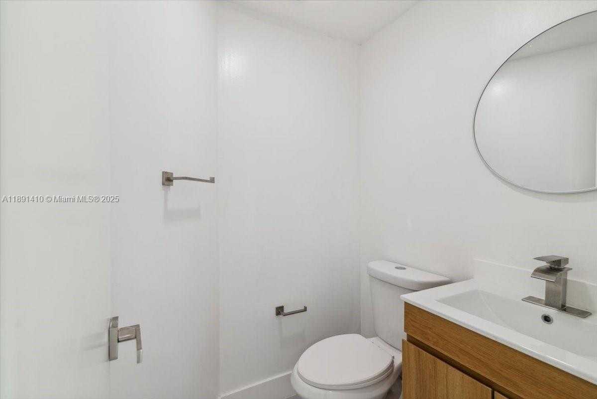 Small Image of 1459 JEFFERSON ST, Hollywood Number 11