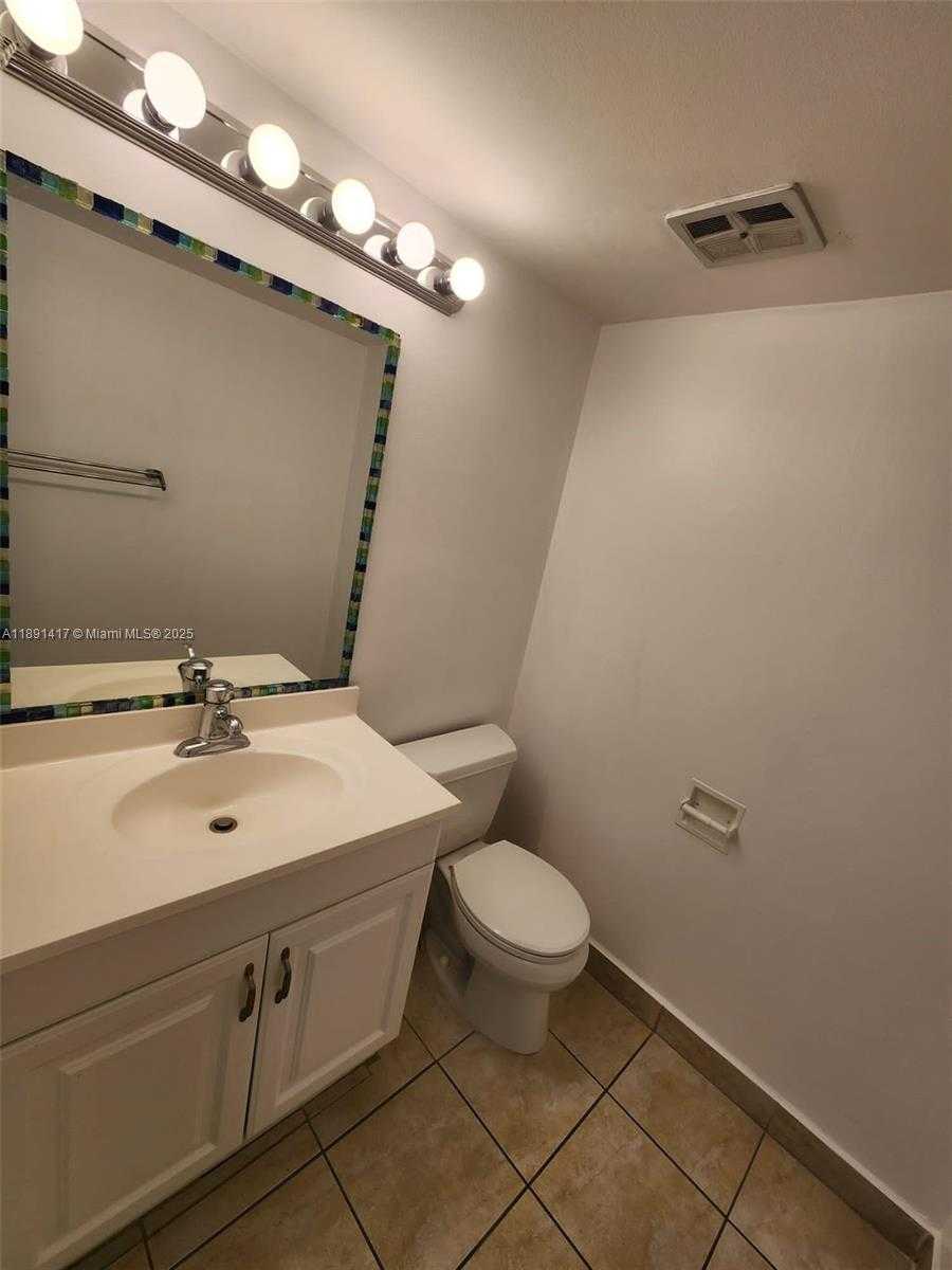Small Image of 3301 NORTH COUNTRY CLUB DR #504, Aventura Number 10