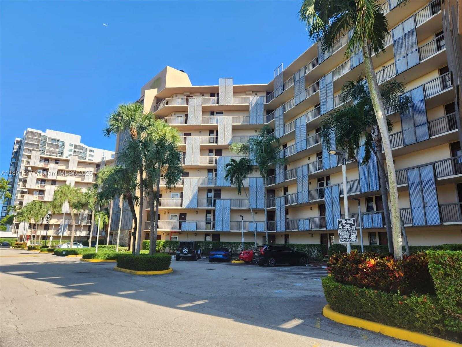 Small Image of 3301 NORTH COUNTRY CLUB DR #504, Aventura Number 13