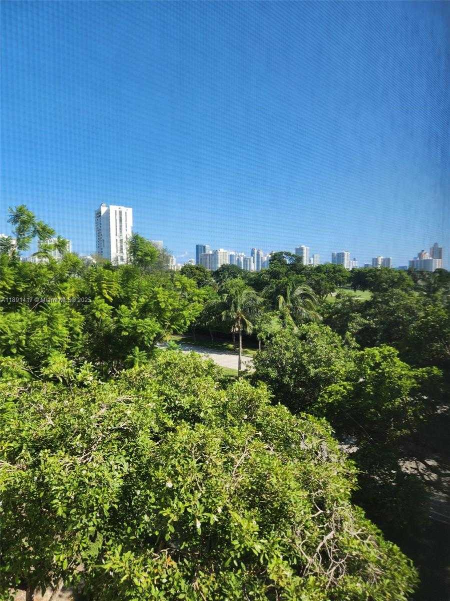 Small Image of 3301 NORTH COUNTRY CLUB DR #504, Aventura Number 15