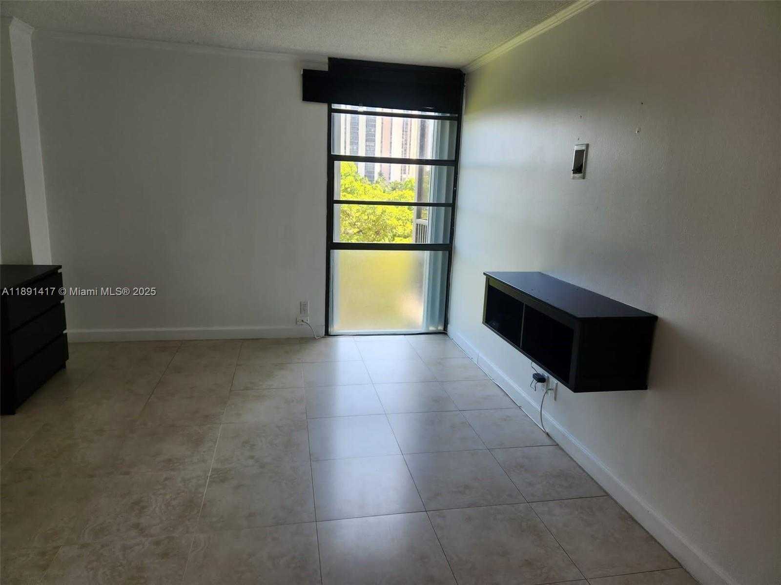 Small Image of 3301 NORTH COUNTRY CLUB DR #504, Aventura Number 6