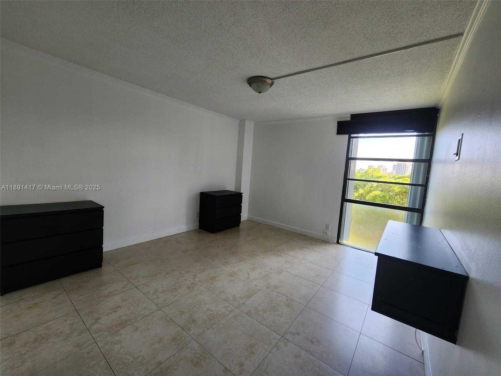 Small Image of 3301 NORTH COUNTRY CLUB DR #504, Aventura Number 7