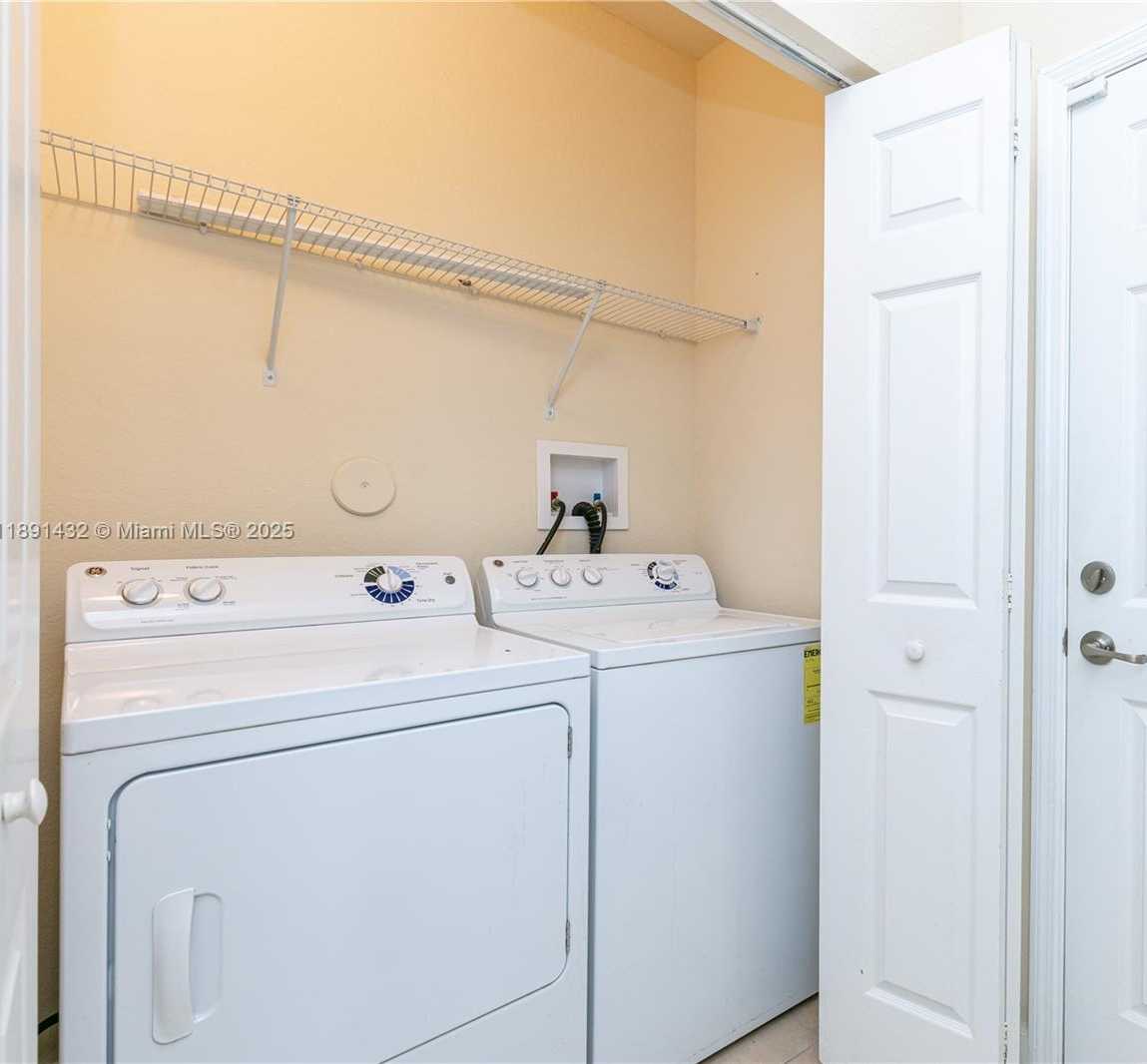 Small Image of 9036 SOUTH WEST 170TH PL, Miami Number 12