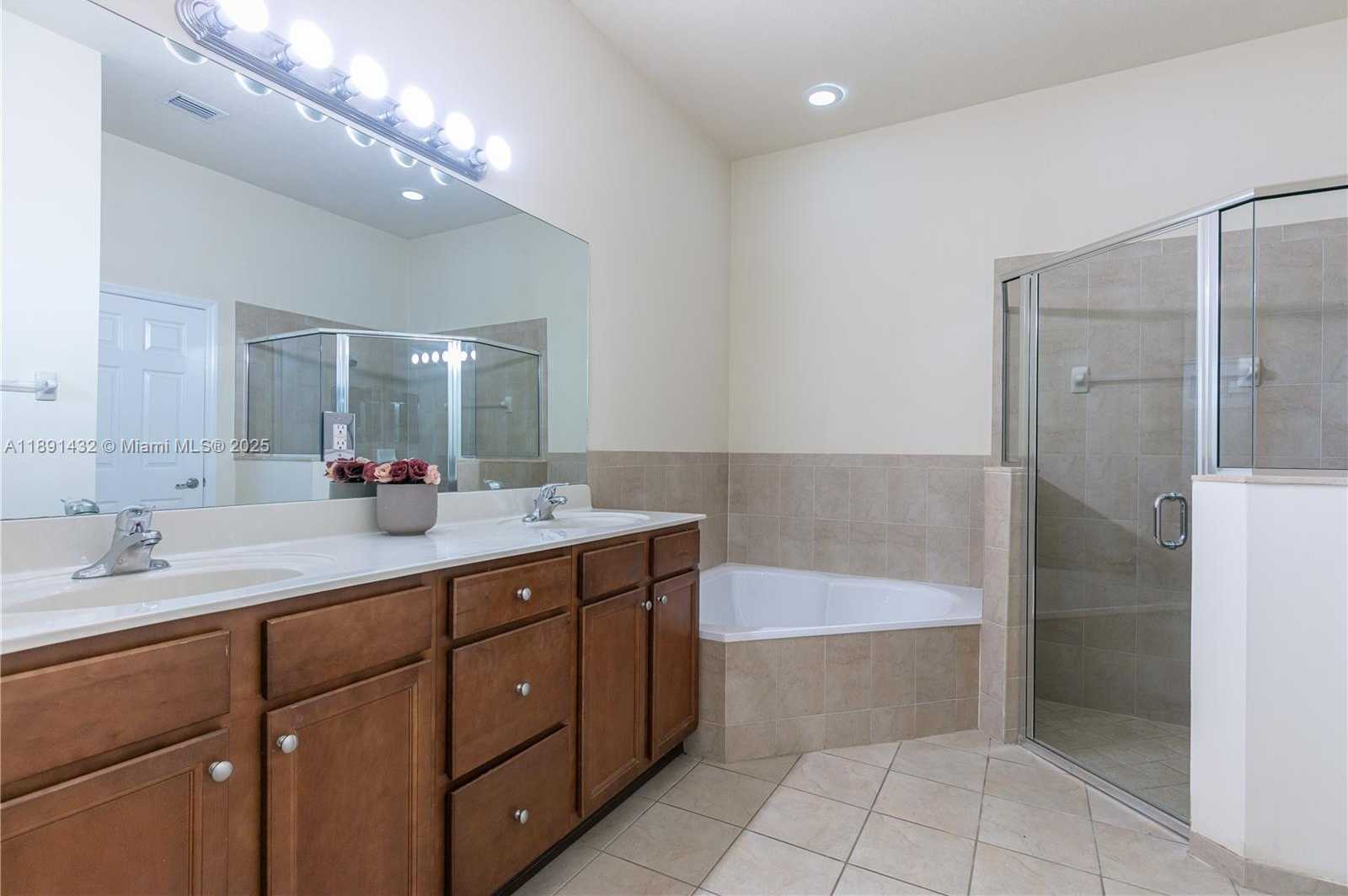 Small Image of 9036 SOUTH WEST 170TH PL, Miami Number 13