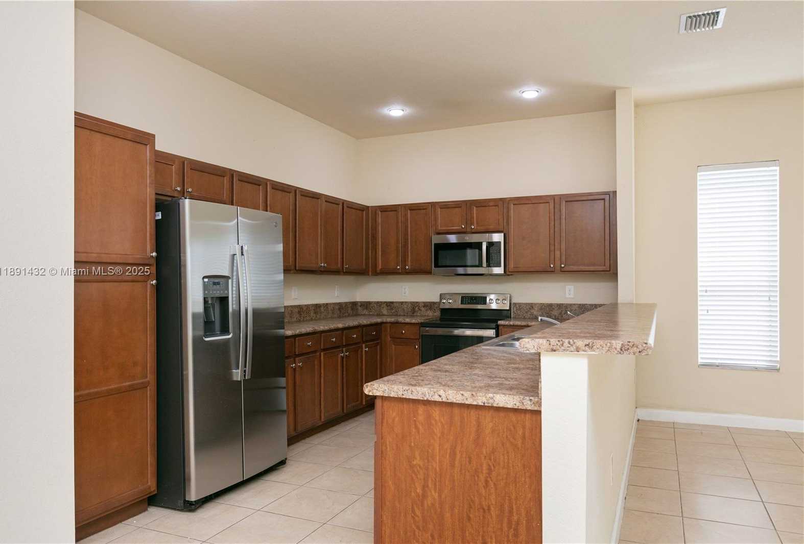 Small Image of 9036 SOUTH WEST 170TH PL, Miami Number 23