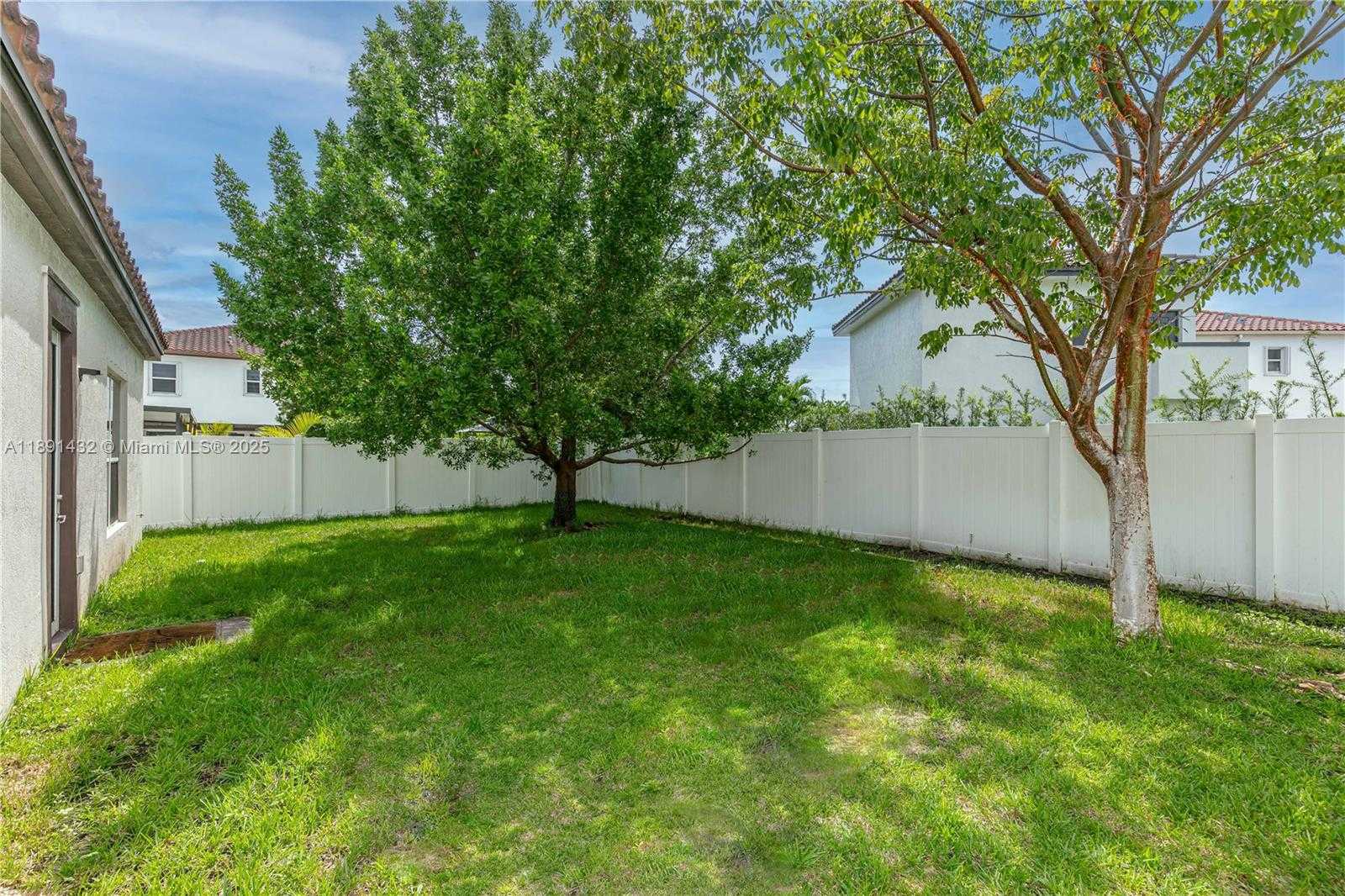 Small Image of 9036 SOUTH WEST 170TH PL, Miami Number 32