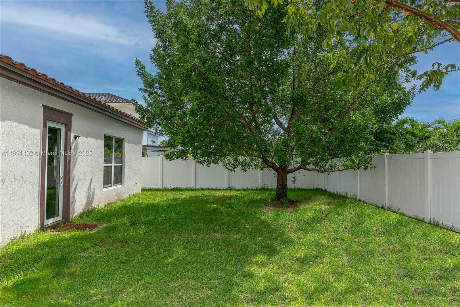 Small Image of 9036 SOUTH WEST 170TH PL, Miami Number 33