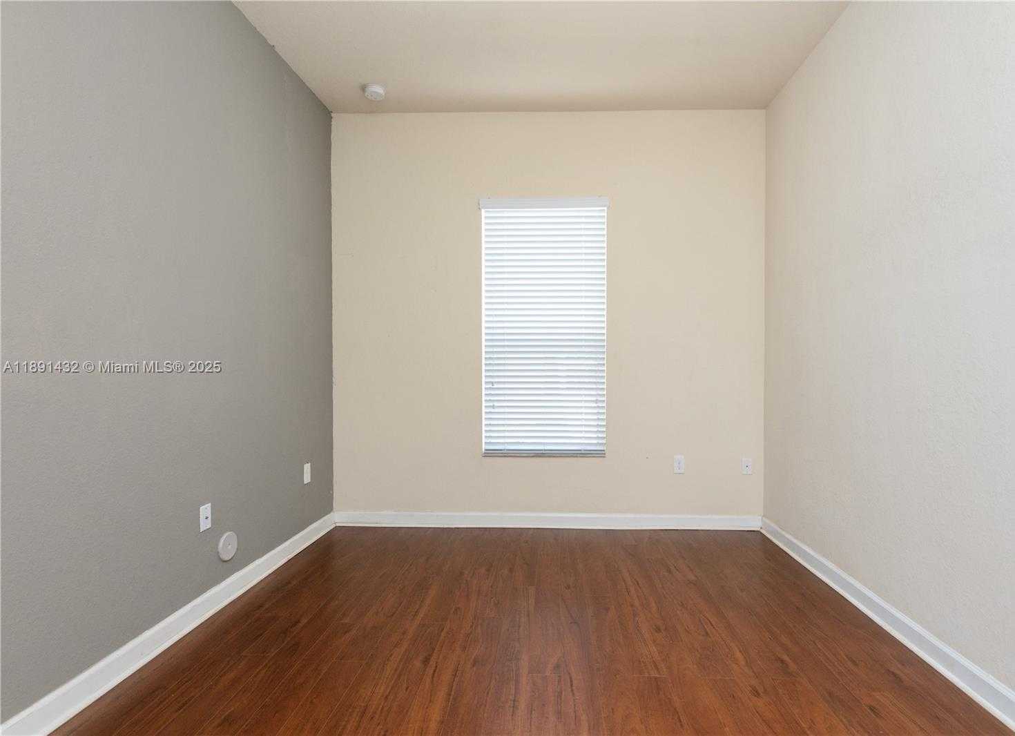Small Image of 9036 SOUTH WEST 170TH PL, Miami Number 8