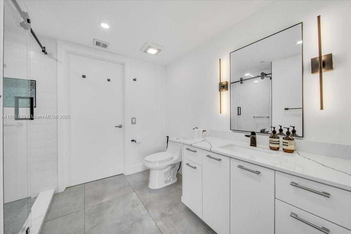 Small Image of 50 BISCAYNE BLVD #512, Miami Number 21