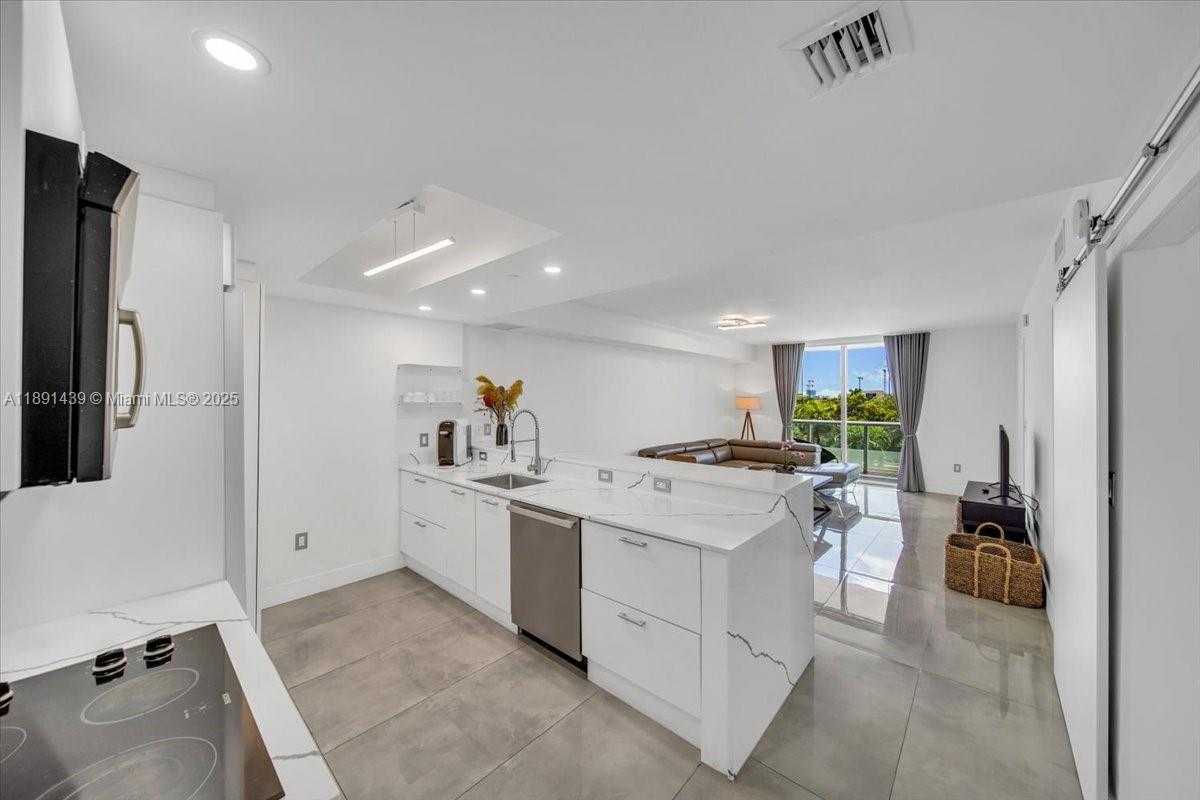 Small Image of 50 BISCAYNE BLVD #512, Miami Number 3