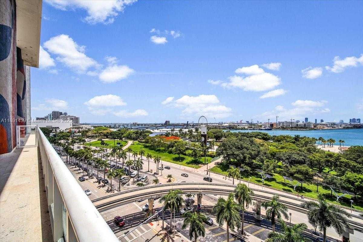 Small Image of 50 BISCAYNE BLVD #512, Miami Number 31