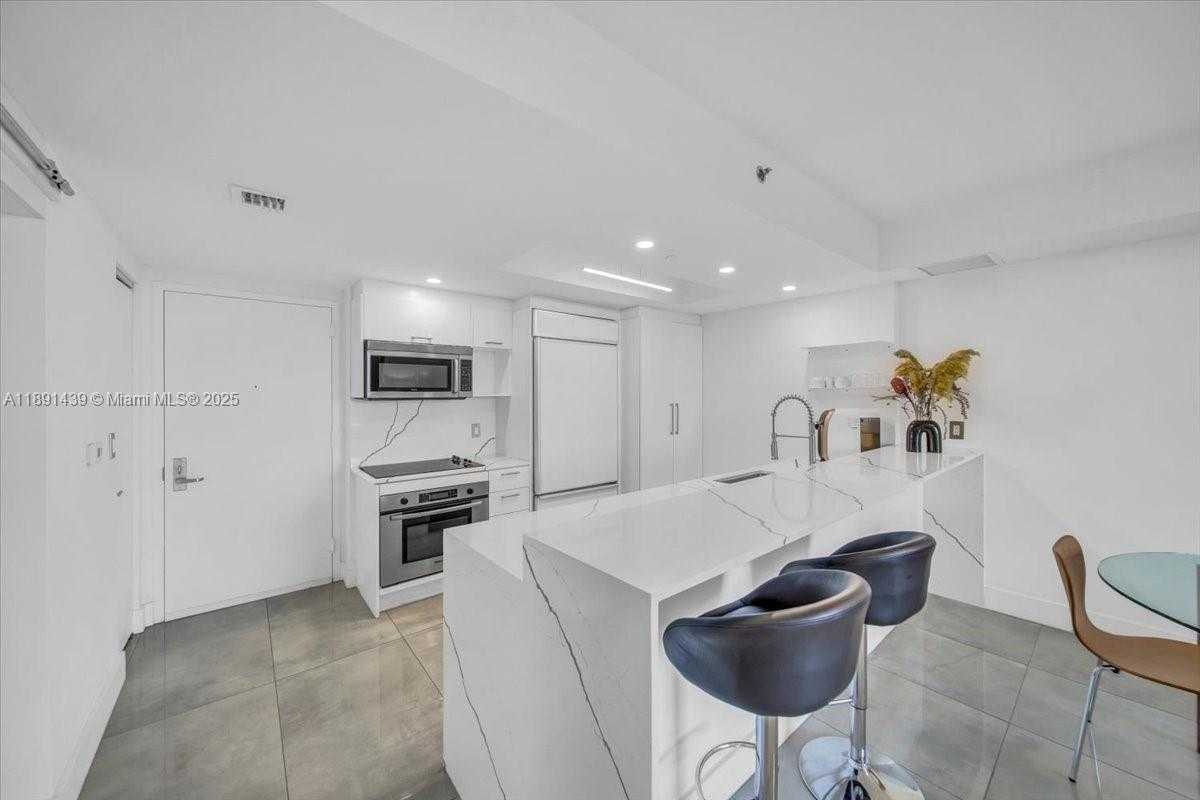 Small Image of 50 BISCAYNE BLVD #512, Miami Number 5