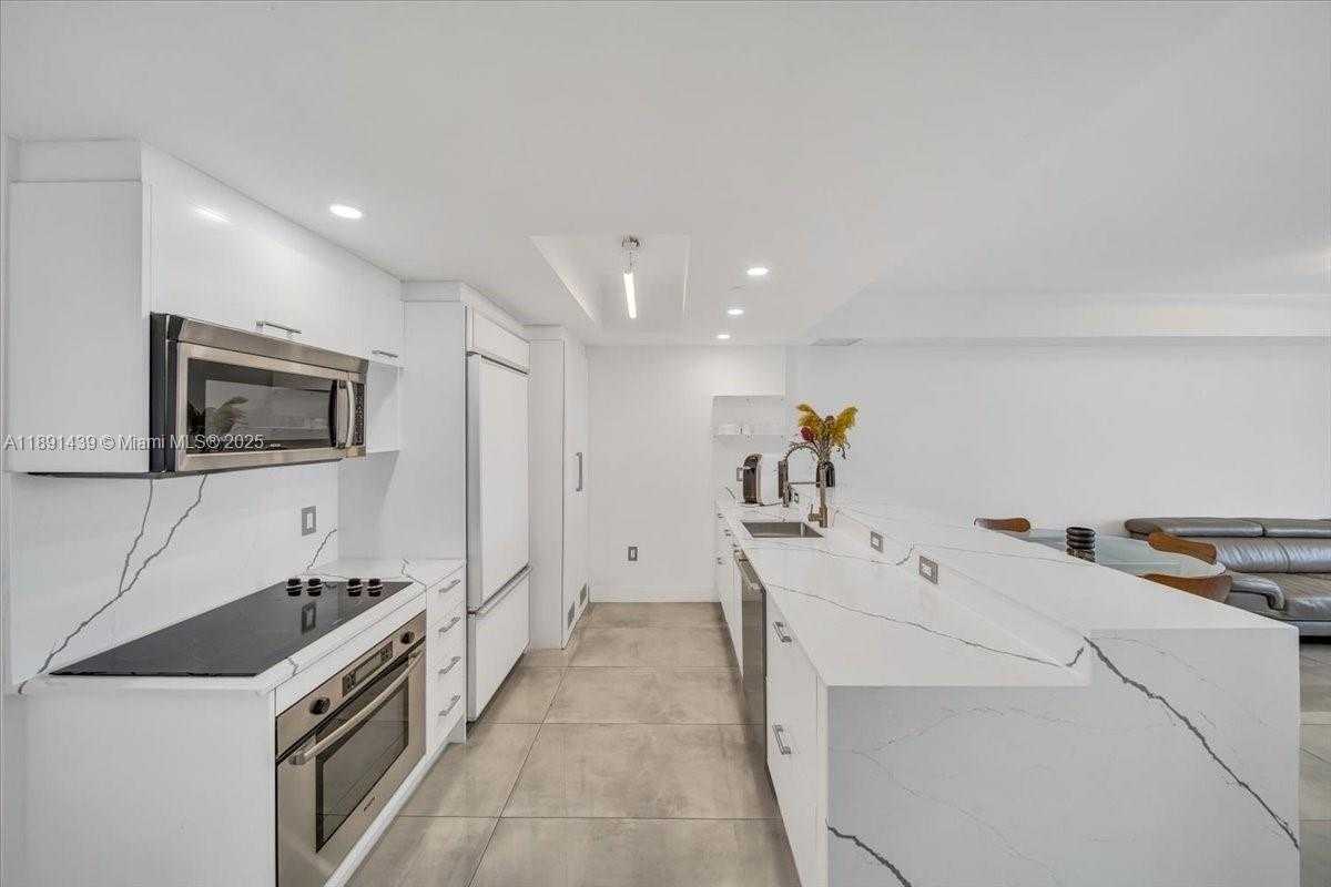 Small Image of 50 BISCAYNE BLVD #512, Miami Number 6